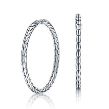 Load image into Gallery viewer, John Hardy Carved Chain Medium Hoop Earring