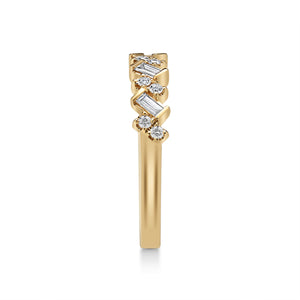Baguette And Round Brilliant Cut Diamond Band