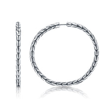 Load image into Gallery viewer, John Hardy Carved Chain Medium Hoop Earring